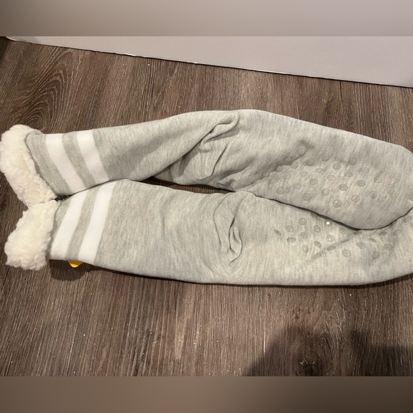 Peanuts “Life is Ruff” Fuzz Socks with Grippers - Picture 3 of 3